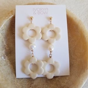 Ivory & Bow | clay daisy pearl earrings